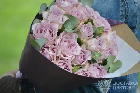 Букет фиолетовых роз "Мемори"